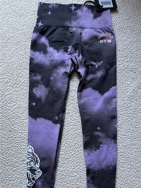 Darc Sport She Limited Edition Leggings Womens Small Purple Cloud Wolf Print NWT